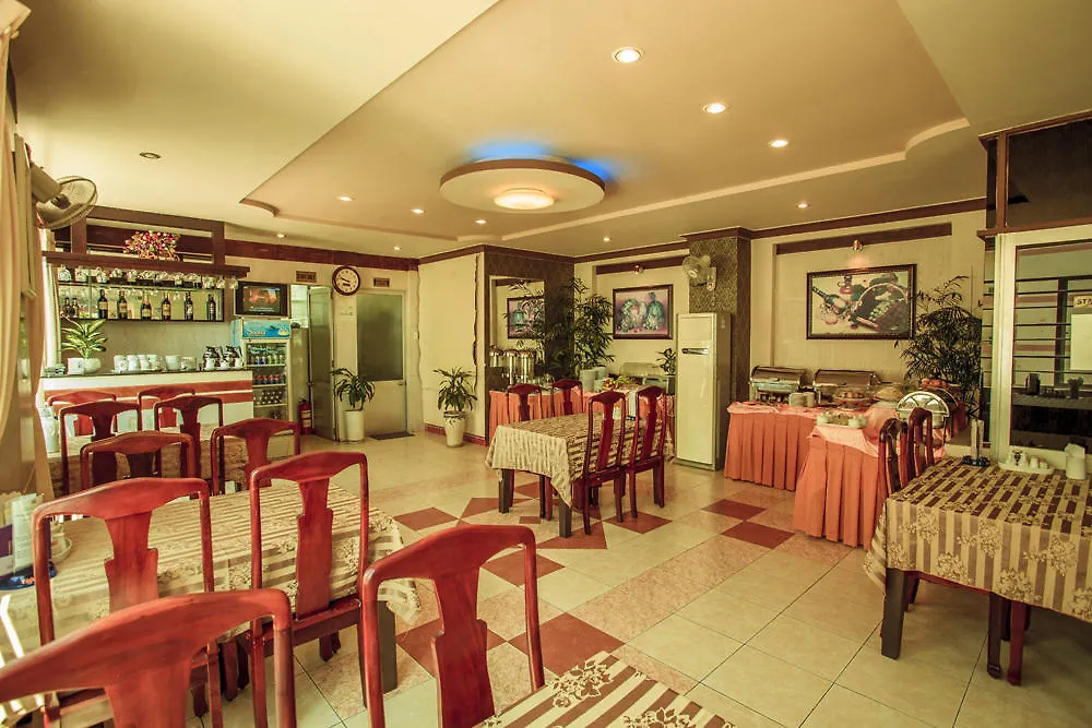 Oriole Hotel & Spa Nha Trang 2*,