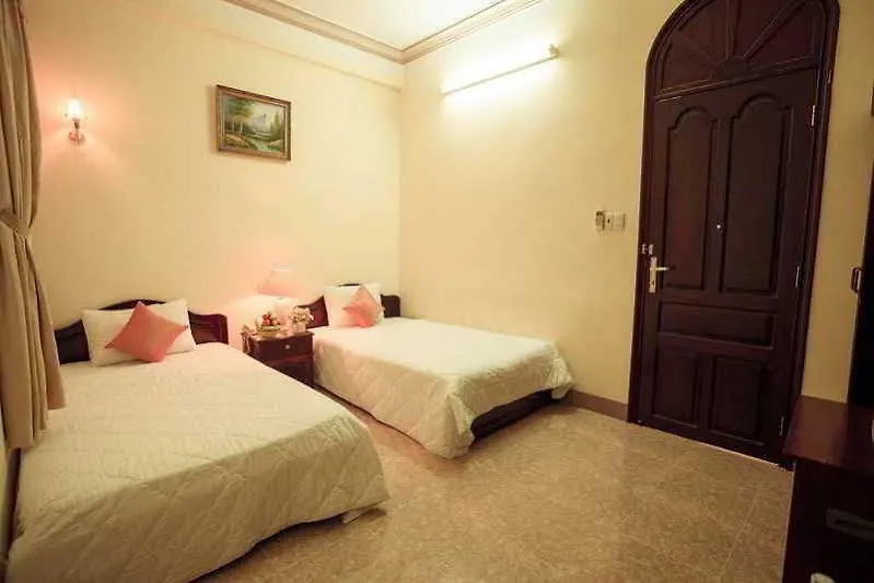 Oriole Hotel & Spa Nha Trang 2*,