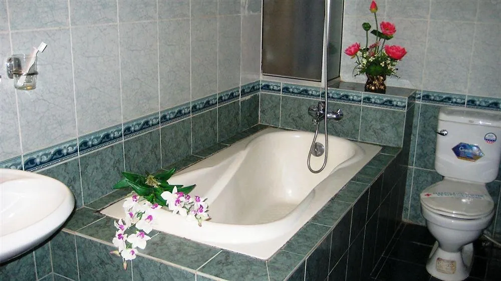 **  Oriole Hotel & Spa 芽庄 越南